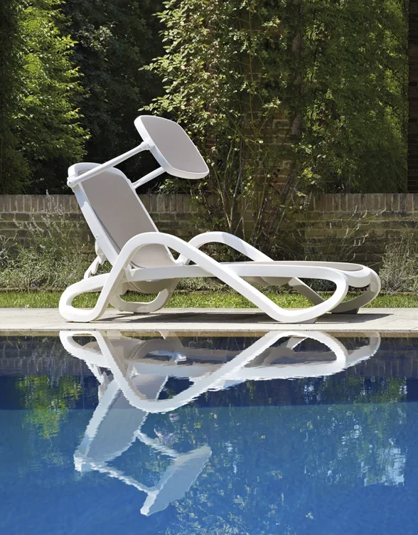 deck chairs 