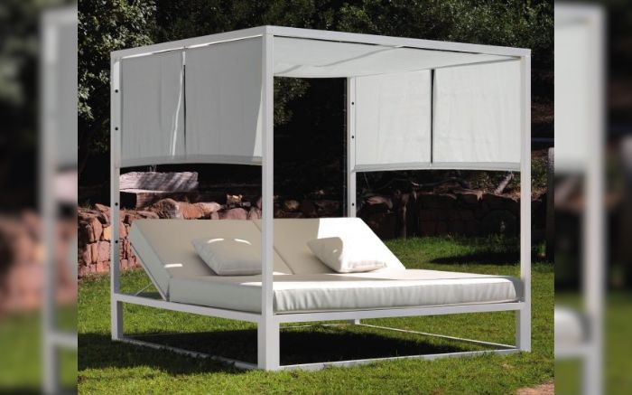 One of the best Outdoor furniture: Balinese Beds