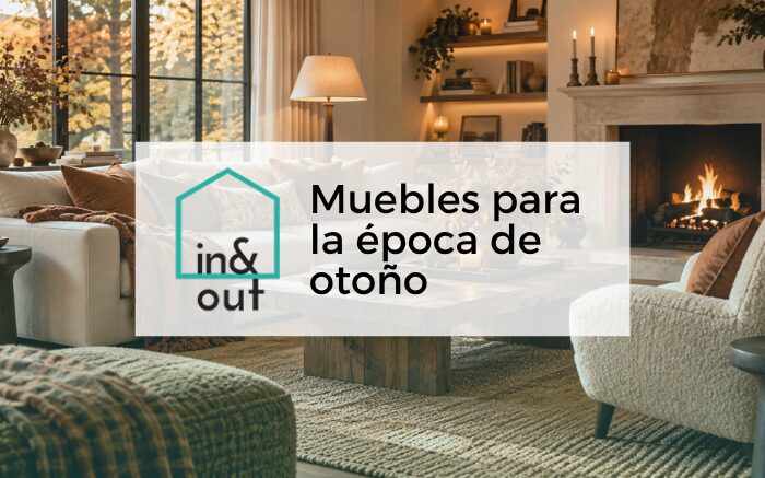 Salón acogedor preparado para el otoño con sofá y muebles de interior